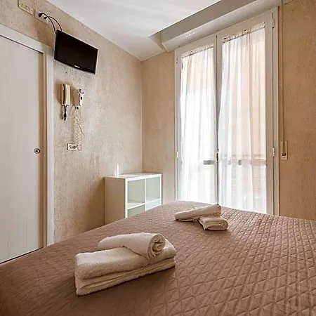 Hotel Romina 3*